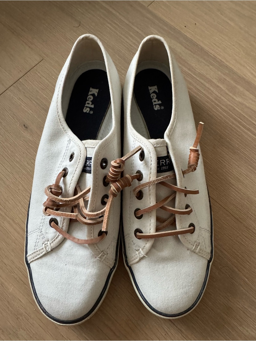 Keds  Canvas Sneakers in Off-White with Leather Laces(7.5M)